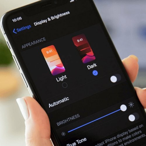 Is using dark mode better for your eyes? Baxter Blue